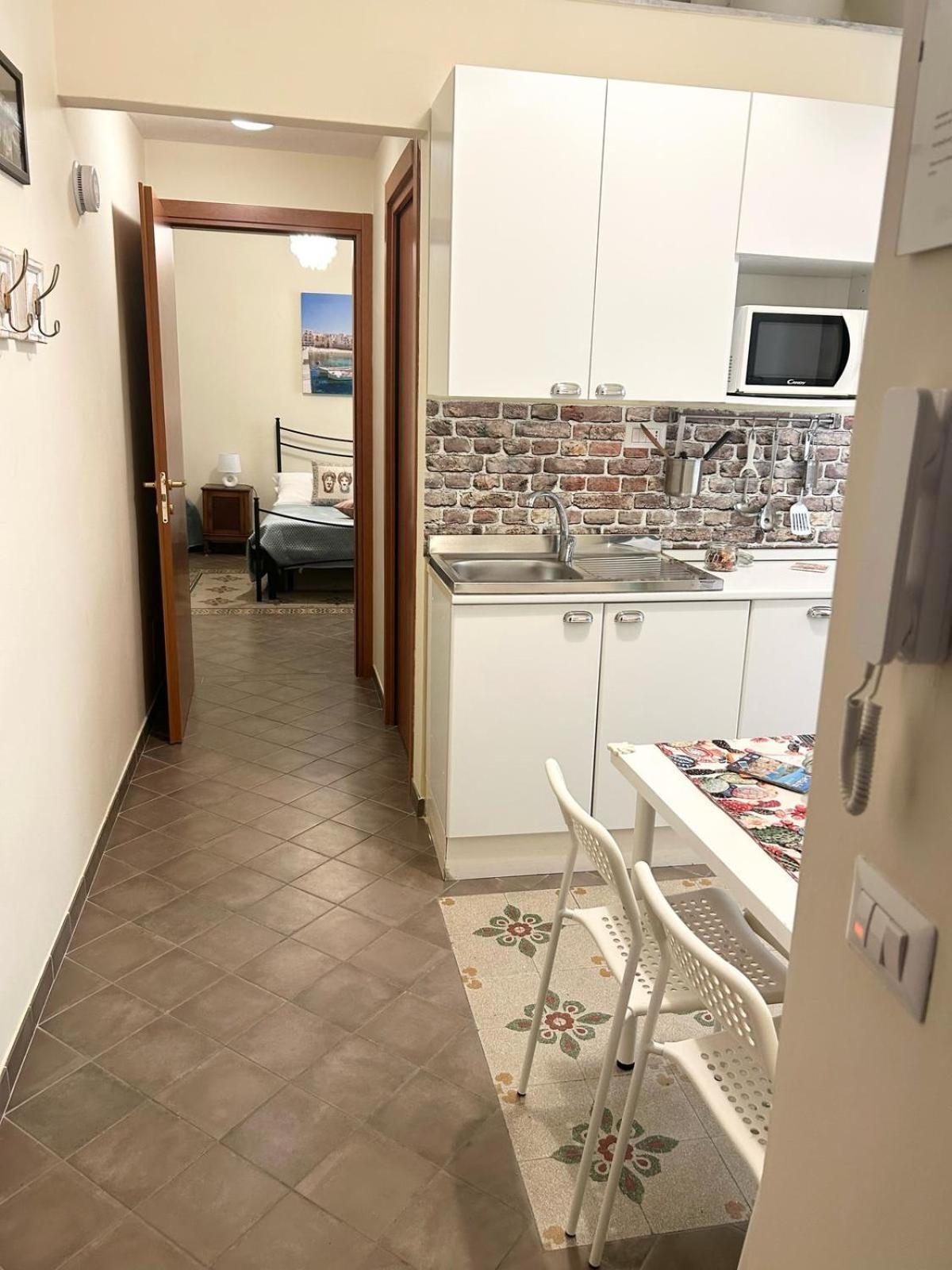 Sicilian Dream Apartments เชฟาลู ภายนอก รูปภาพ