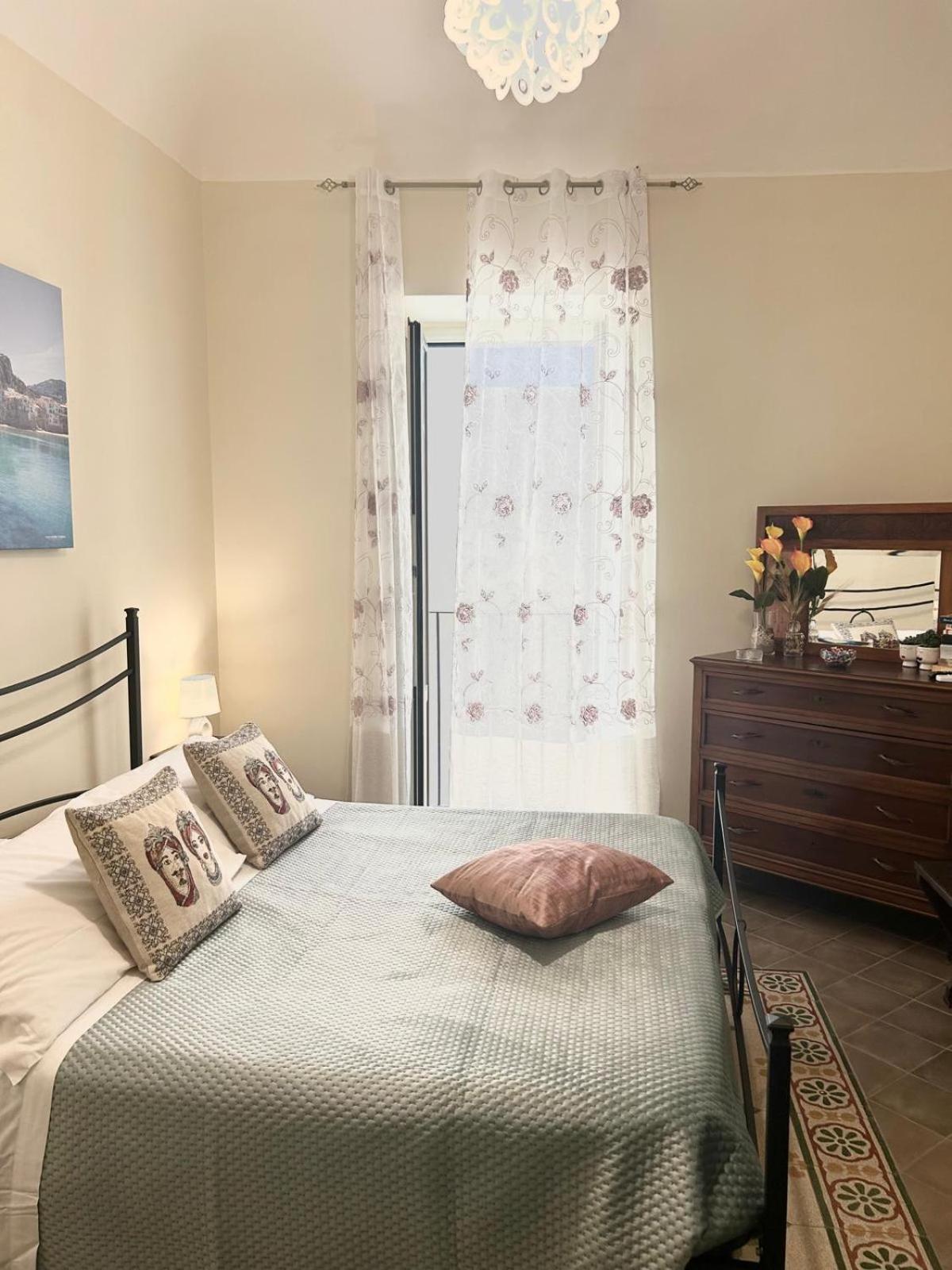 Sicilian Dream Apartments เชฟาลู ภายนอก รูปภาพ