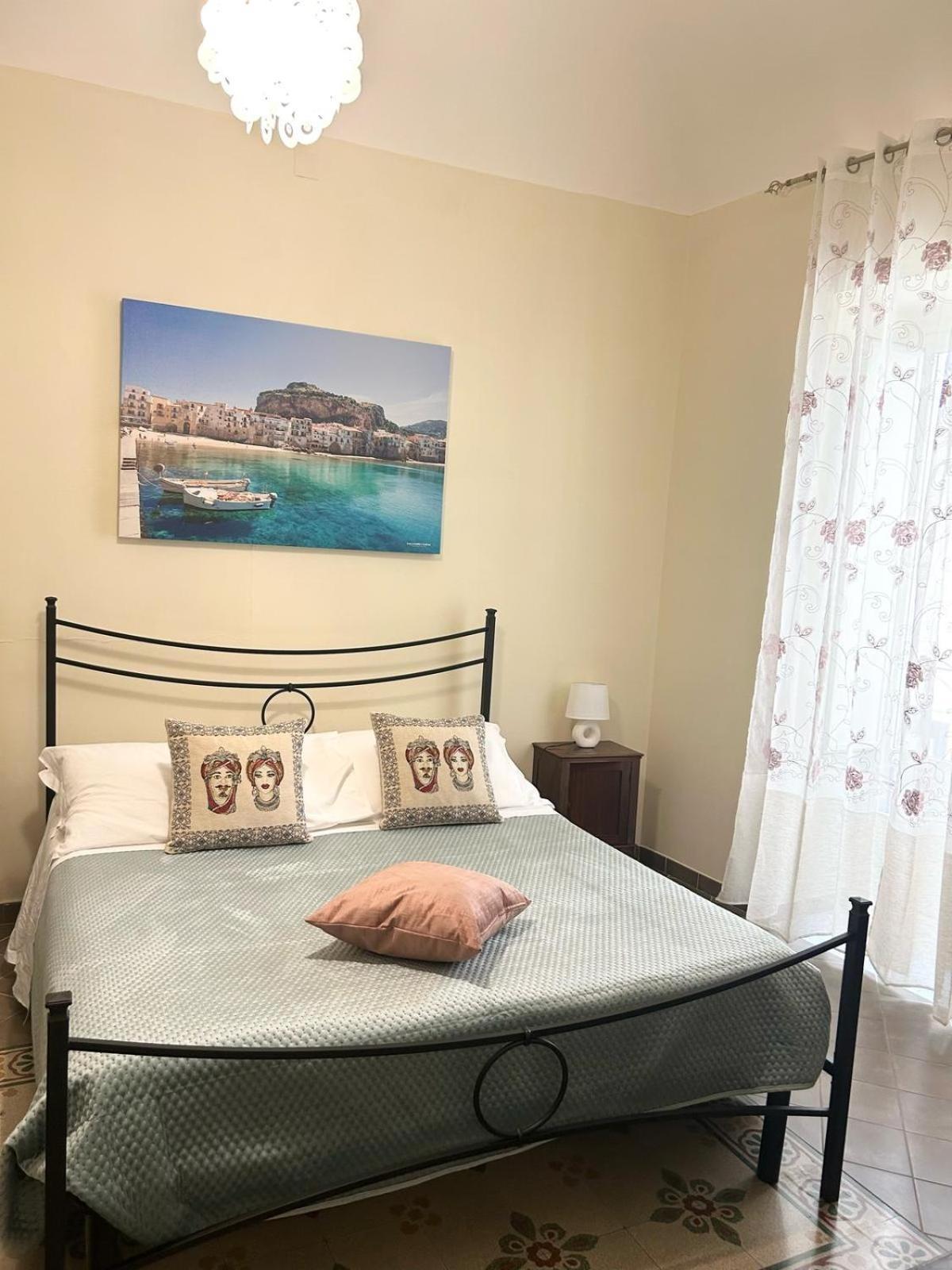 Sicilian Dream Apartments เชฟาลู ภายนอก รูปภาพ
