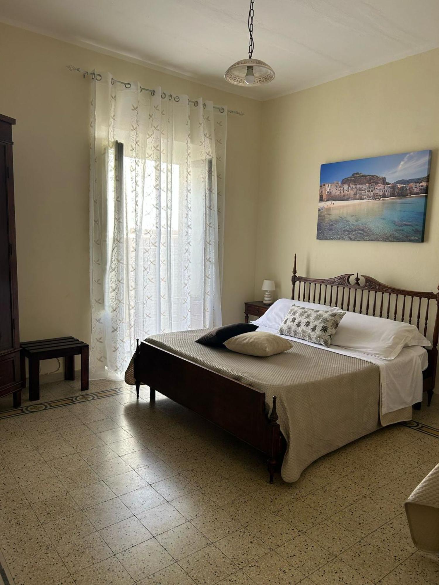 Sicilian Dream Apartments เชฟาลู ภายนอก รูปภาพ